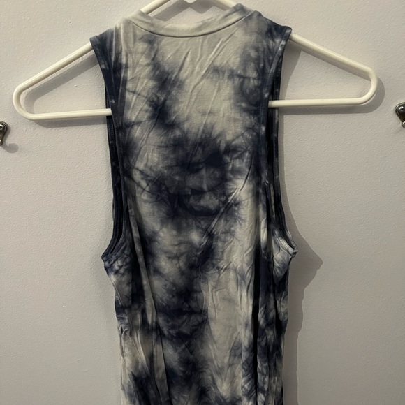 Blue and white Tie-Dye tank top - Picture 2 of 3